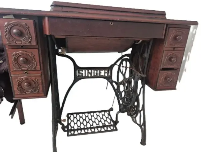 Maquina de custurar antiga
