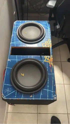 Vendo som automotivo