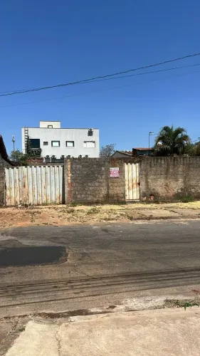 Imóvel para venda tem 390 metros quadrados em Parque Amazônia - Goiânia - GO