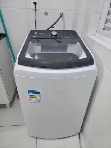 Vendo Máquina de Lavar apenas 3 meses de uso
