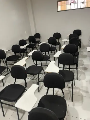 CADEIRAS SALA DE AULA