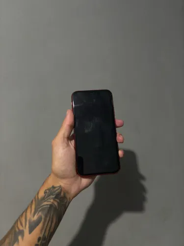 Vendo IPhone XR todo original (leia o anúncio)