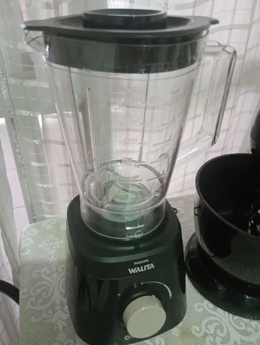Liquidificador e batedeira nunca usados 250,00