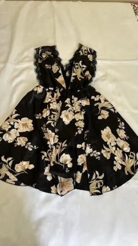 Camisola Sexy em Cetim Floral com Renda P