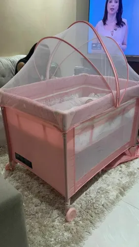 Vende-se chiqueirinho semi-novo .