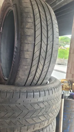 Pneus 225/50/18