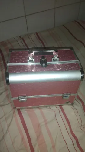 Maleta de maquiagem profissional rosa ( com chave e divisoria)