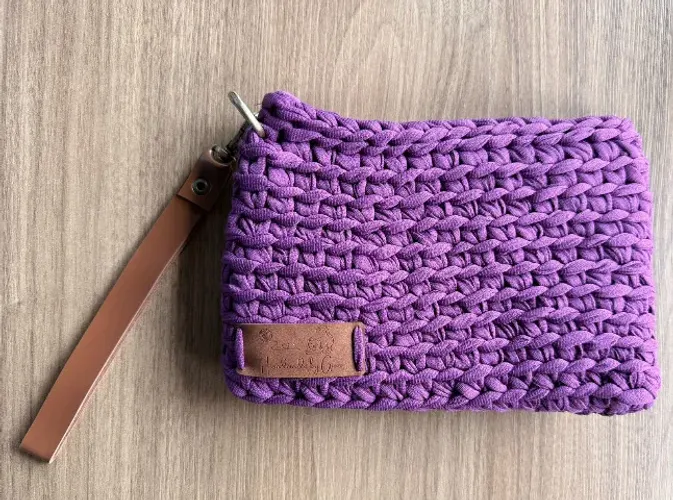 Bolsa de mão (clutch) em crochê - NOVA