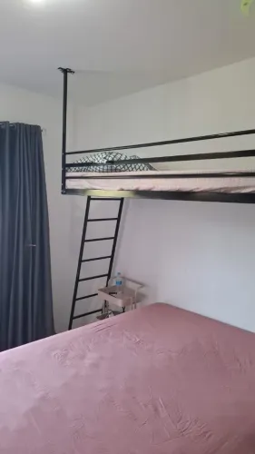 Cama solteiro aérea