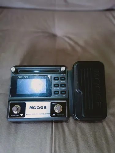 Pedaleira Para Guitarra Mooer GE100 Multi Efeitos