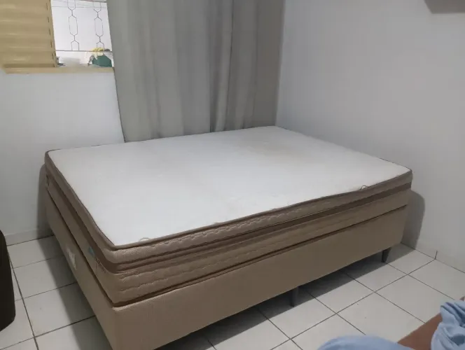 Cama box casal , um ano de uso 