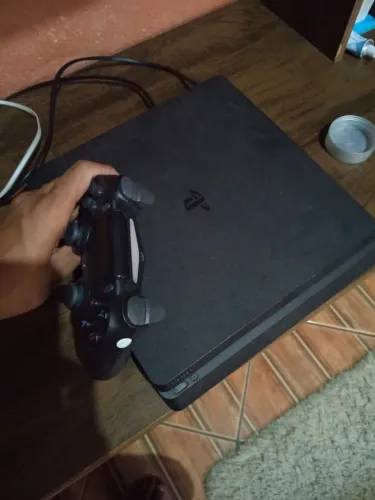 Playstation 4 slim 1TB
