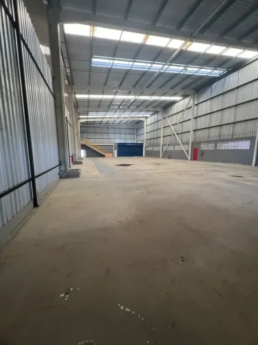 Galpão com 1000 m2 em Condomínio com 2 docas às margens da BR 101 Conde-PB