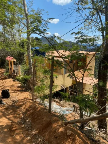 Casa com 1000 metros de terreno