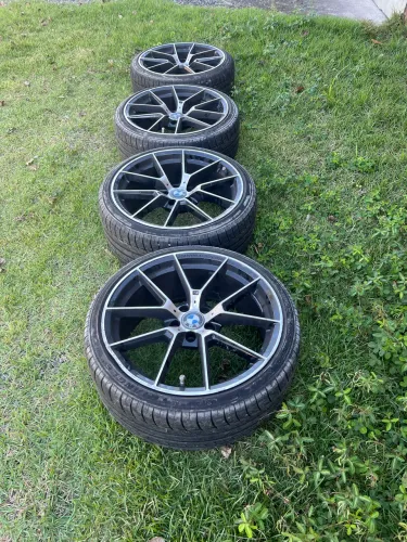 Conjunto rodas e pneus bmw