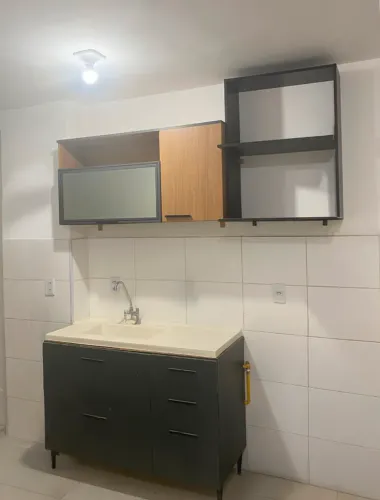 Conjunto de Cozinha Completo - Armário Aéreo, Gabinete e Bancada.