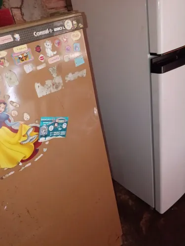 Vendo essa geladeira que está parada aqui na minha casa
