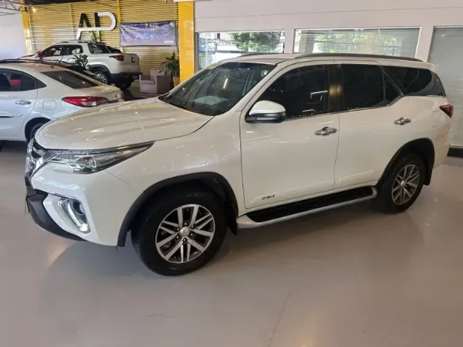 Toyota Hilux SW4 SRX 4X4 2.8 TDI 16V Dies. Aut. 2019