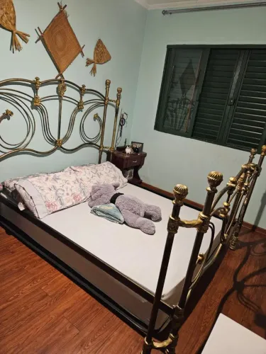 Base de cama de ferro
