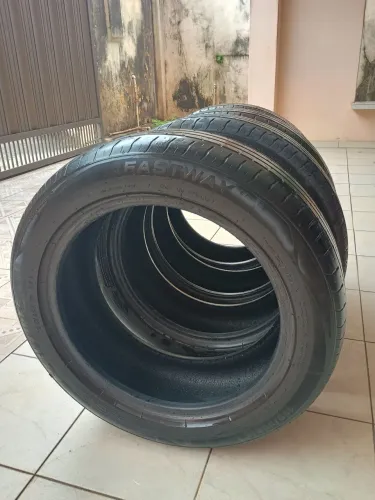 4 pneus R16  195/55 meia vida 