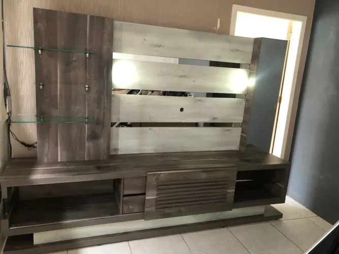 Estante Home,com iluminação no painel