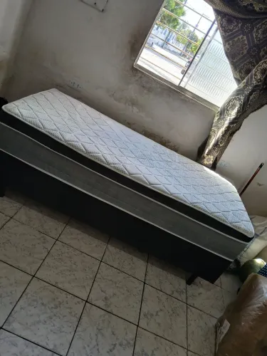 CAMA BOX SOLTEIRÃO MOLAS ENSACADAS SEMI NOVA 3 MESES DE USO