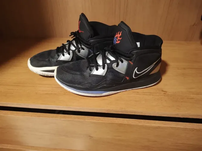 Nike Kyrie infinity