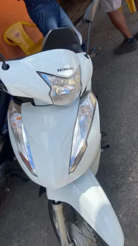 Moto biz , carro Palio e carro astra