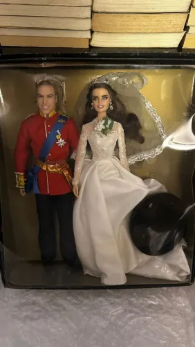 Barbie William & Catherine Royal Wedding Gold Label - Mattel.