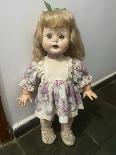Boneca beijoca estrela anos 80