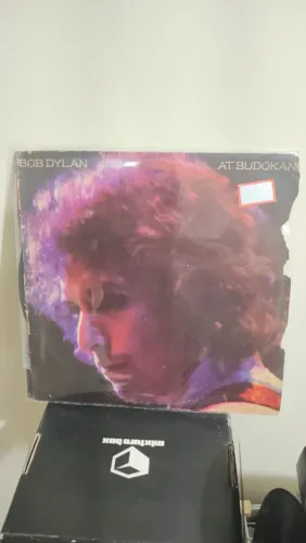 Bob Dylan - at Budokan  LP Vinil <br>Disco G+<br>Capa com detalhes<br>55 R$  Vinil