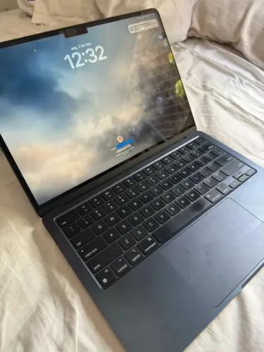 MacBook Air M2 8GB RAM 256GB SSD