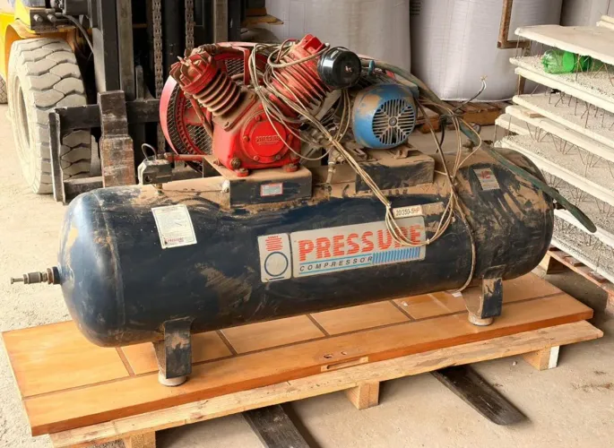 Compressor de Ar Industrial Pressure 5HP 200 Litros 20 PCM