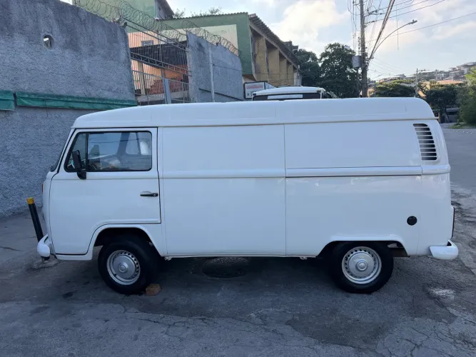 Volkswagen Kombi Furgão 1.4 MI Total Flex 8V 2013