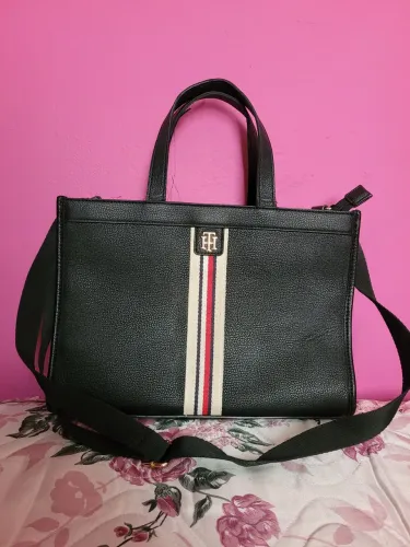 bolsa tote tommy Hilfiger preta<br><br>