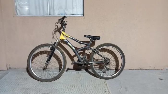 Bicicleta Caloi aro 24 faço troca em montadinha ou em outra bike