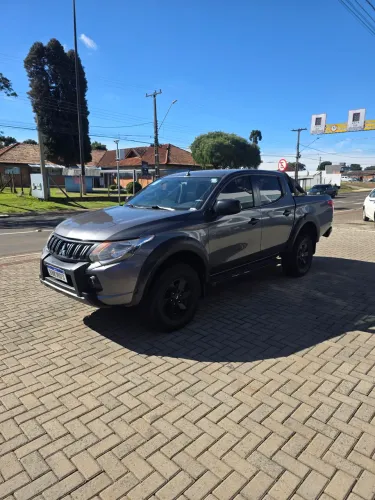 Mitsubishi L200 Triton Sport GLX 2.4 CD Diesel Mec. 2020