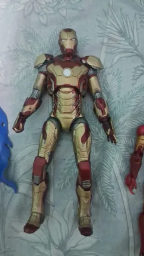 Boneco Homem de ferro Mark 42 * UMA OMBREIRA COLADA*
