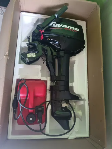 Motor de popa Toyama 9.8