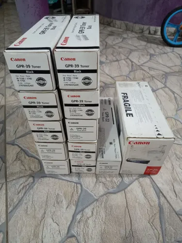 Lote de toners Originais para impressoras Canon, sendo 1 Gpr-22, 10 Gpr-39 e 1 Ep-26. Leia