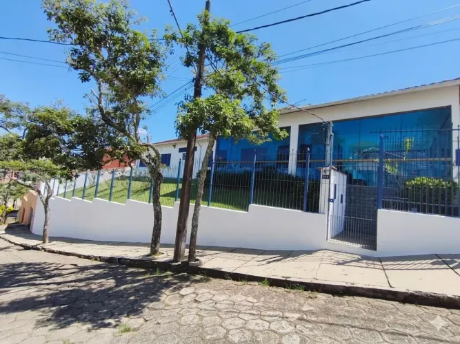 Casa para venda tem 291 metros quadrados com 3 quartos em Lagoa Seca - São Lourenço - Mina
