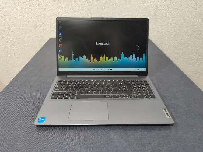 Notebook Lenovo ideapad i3. 11Th. 8 GB. Full HD