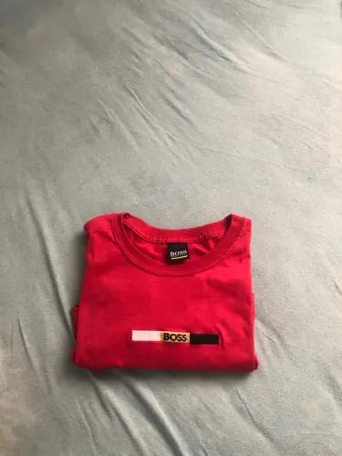Camisa BOSS vermelha