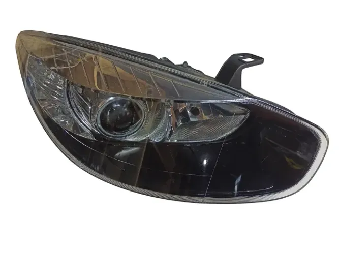 Farol Direito Fluence 2011 A 2018 Mascara Negra Usado