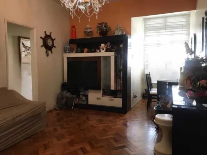 Apartamento - / Residencial / Laranjeiras