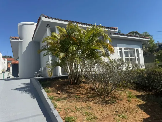 Casa à Venda no Centro Residencial e Comercial