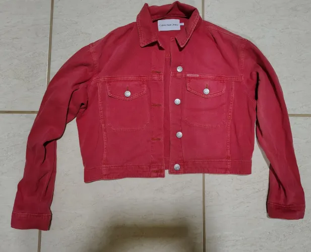 Jaqueta Feminina Calvin Klein e Top Jolie 