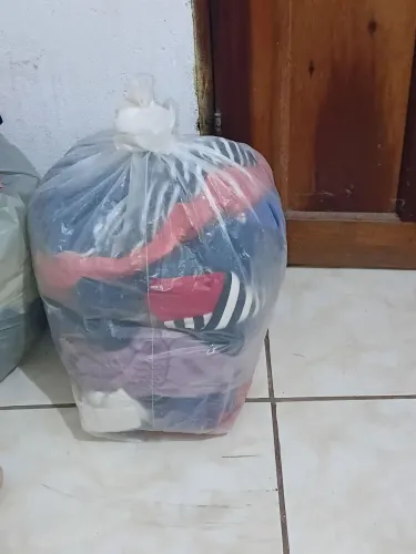 Sacolada de roupas adulto e infantil