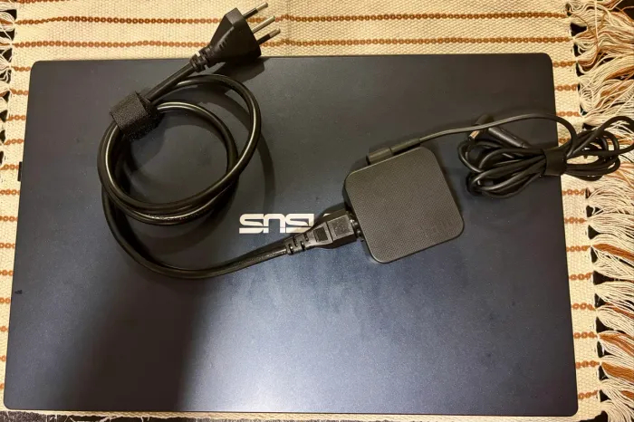 Vende-se Notebook Asus Vivobook