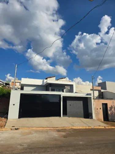 Casa em Varginha no BH3 com 3 quartos (1 suíte)